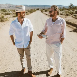 Dos Hombres Mezcal. Bryan Cranston e Aaron Paul