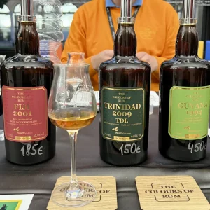 The Colours of Rum Trinidad Bottiglia