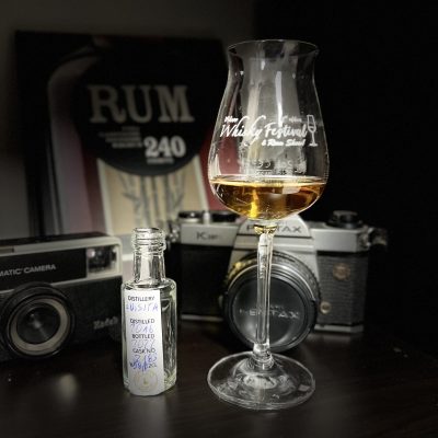 Luisita Single Barrel 2015 Rum e Bicchiere