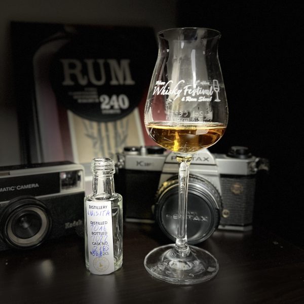 Luisita Single Barrel 2015 Rum e Bicchiere