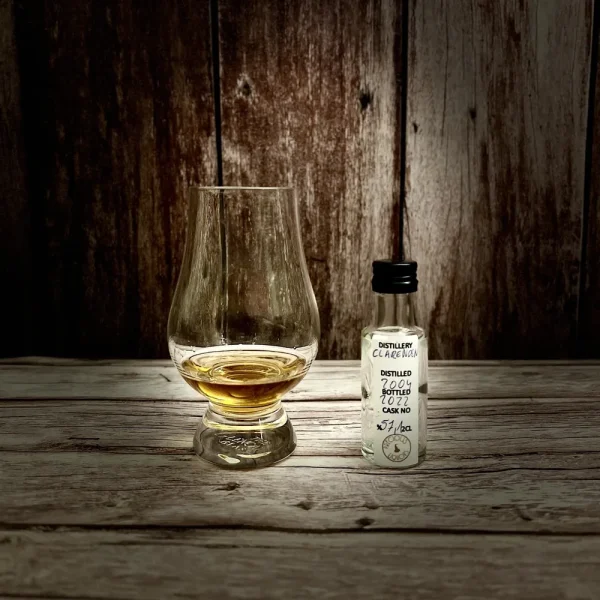 Rum Clarendon Bicchiere Sample