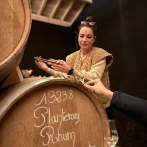 Momento Degustazione direttamente dalla Botte di Rum