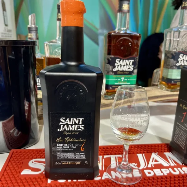 Bottiglia Saint James Les Éphémères al Whisky Live Paris